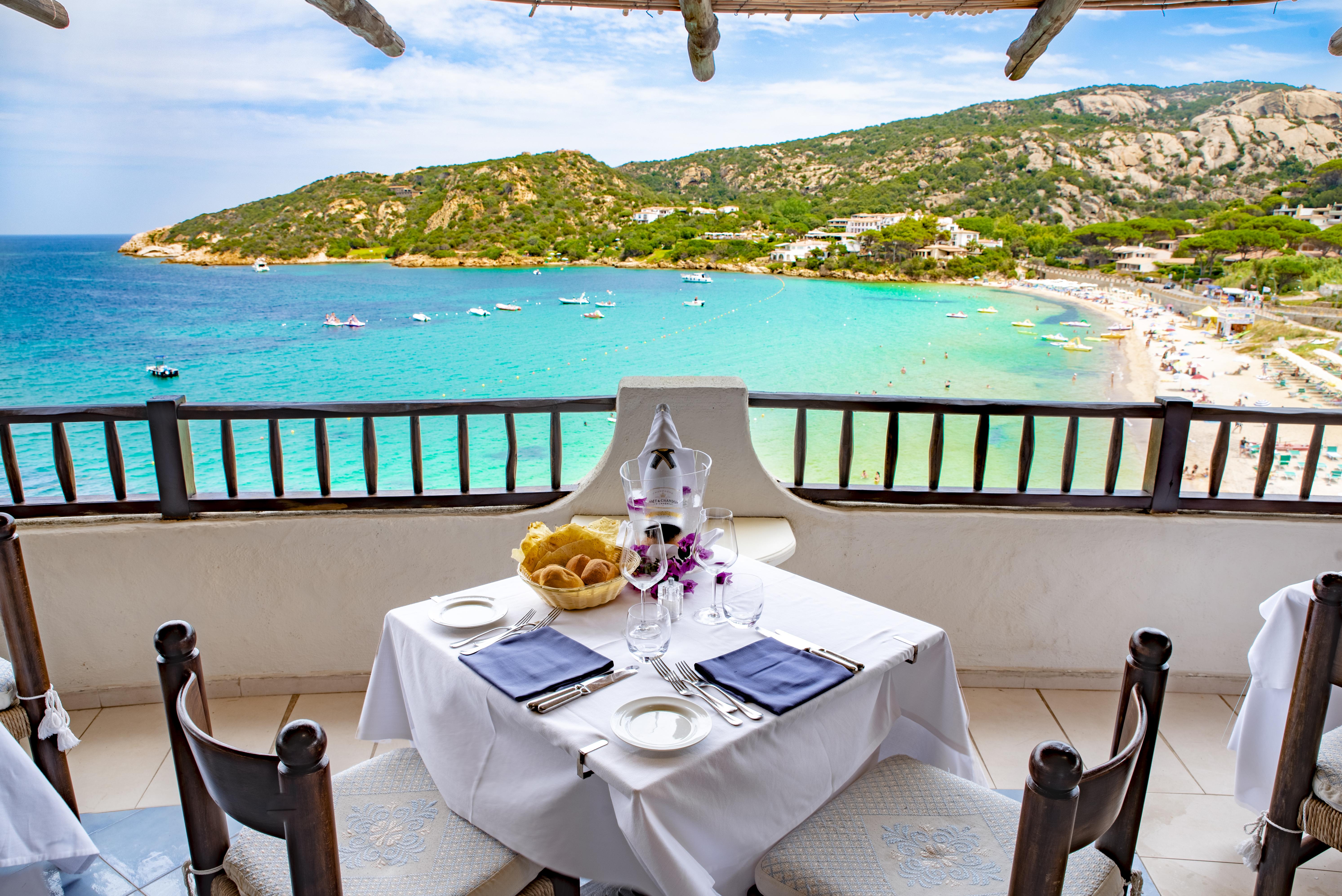 Club Hotel Baja Sardinia Ngoại thất bức ảnh