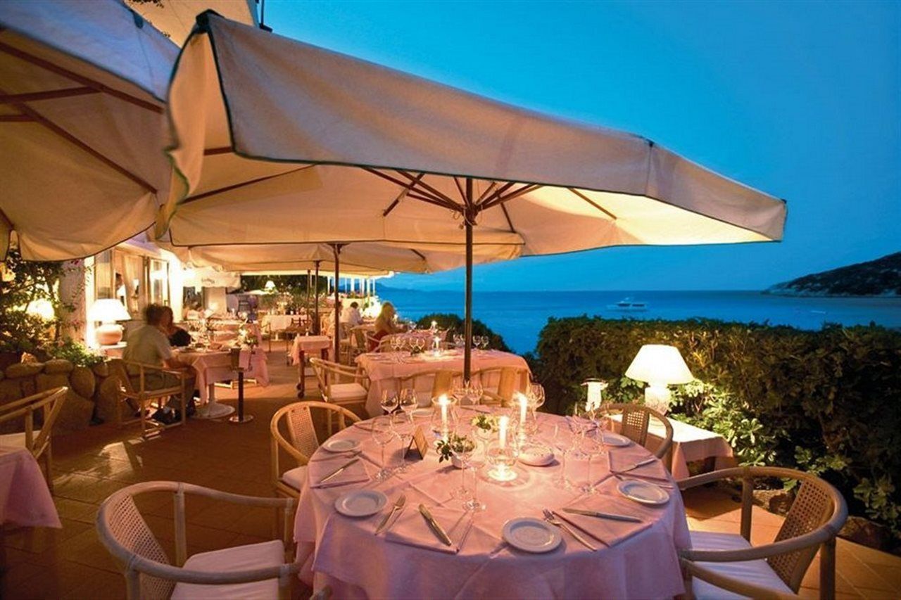 Club Hotel Baja Sardinia Ngoại thất bức ảnh